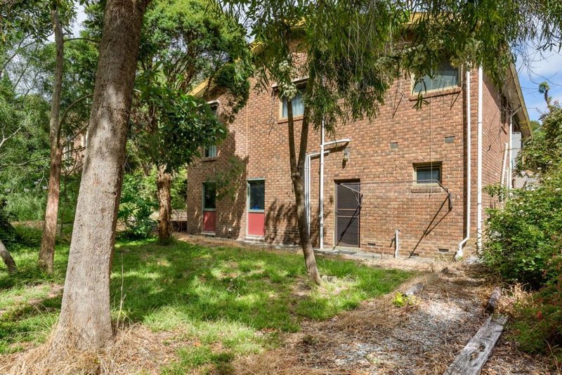 Photo - 14 Yanigin Drive, Glen Waverley VIC 3150 - Image 7