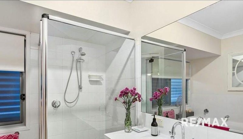 Photo - 14 Yorston Place, Ormiston QLD 4160 - Image 11