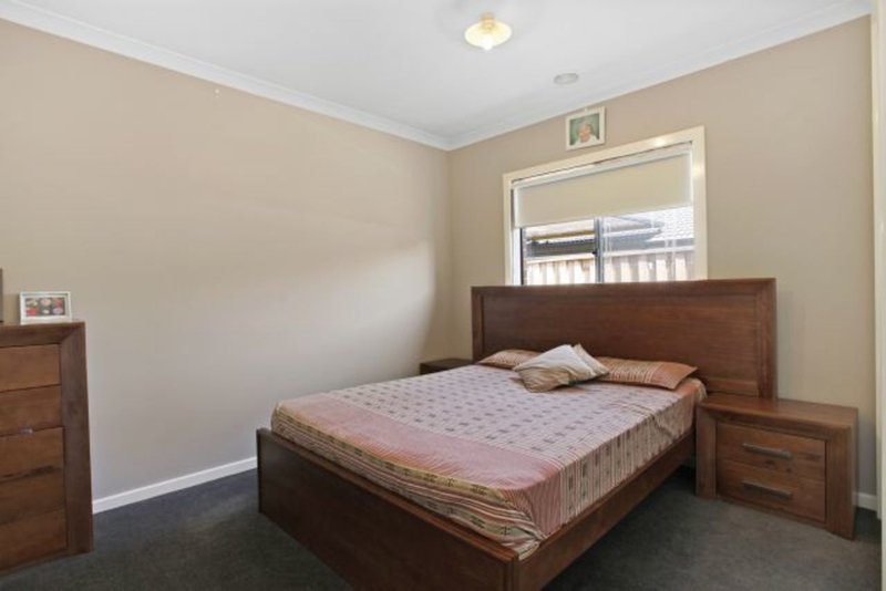 Photo - 14 Zaika Close, Lalor VIC 3075 - Image 7