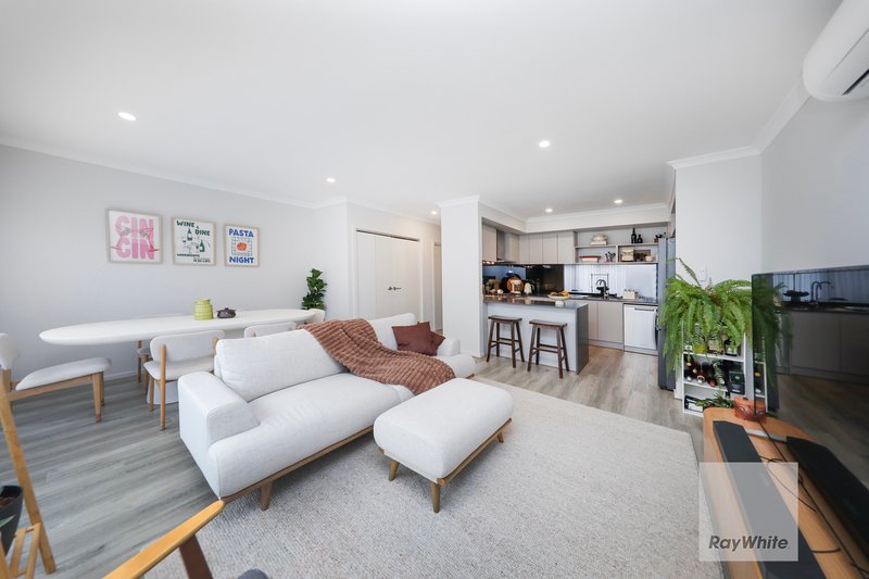 Photo - 14 Zenith Walk, Greenvale VIC 3059 - Image 6