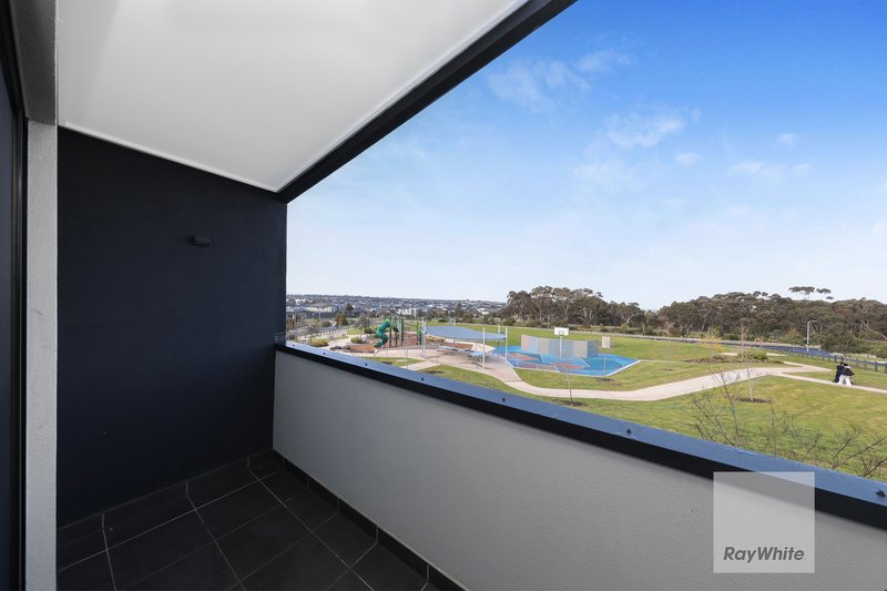 Photo - 14 Zenith Walk, Greenvale VIC 3059 - Image 10