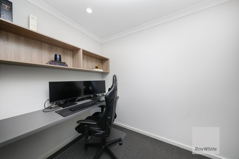 Photo - 14 Zenith Walk, Greenvale VIC 3059 - Image 15