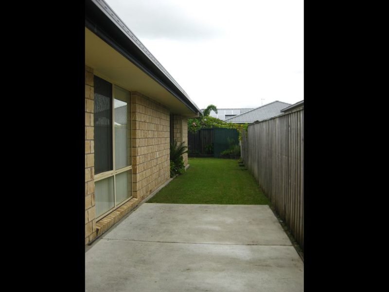 Photo - 140 Botanical Circuit, Banora Point NSW 2486 - Image 6