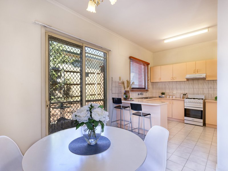 Photo - 1/40 Cavehill Road, Lilydale VIC 3140 - Image 3