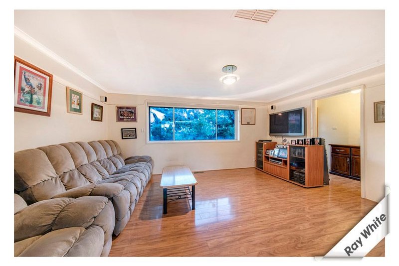 Photo - 140 Chuculba Crescent, Giralang ACT 2617 - Image 4