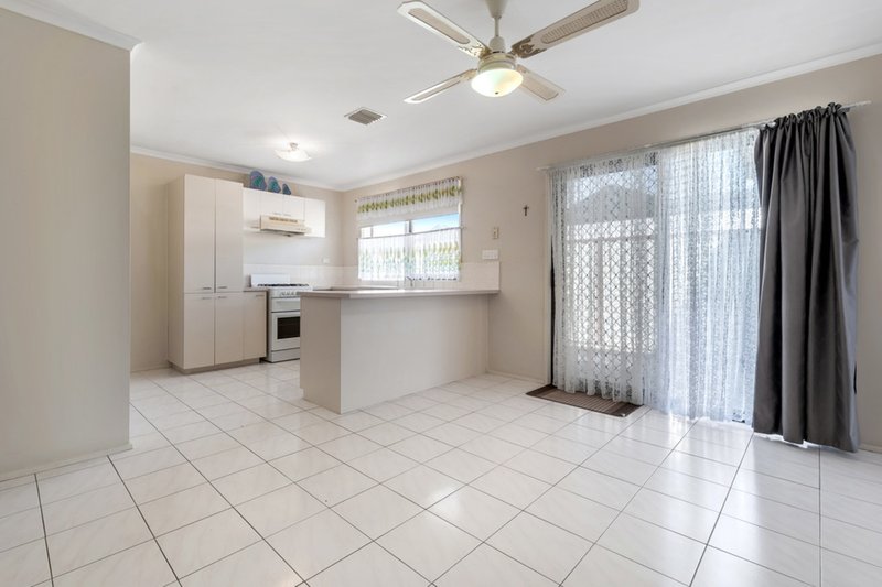 Photo - 1/40 Coleridge Drive, Delahey VIC 3037 - Image 5