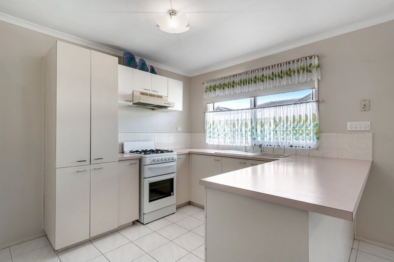 Photo - 1/40 Coleridge Drive, Delahey VIC 3037 - Image 6