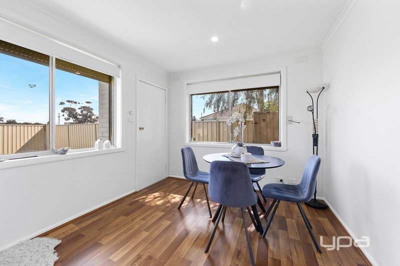 Photo - 1/40 East Esplanade, St Albans VIC 3021 - Image 2