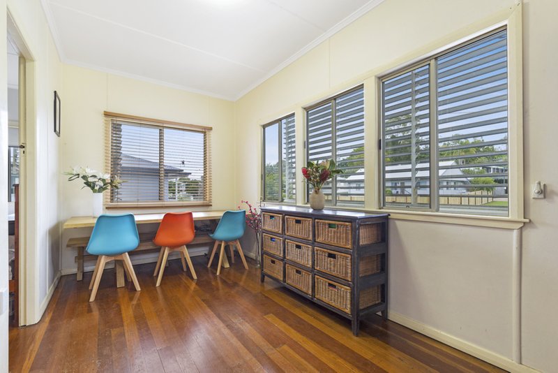 Photo - 140 Kamarin Street, Manly West QLD 4179 - Image 2