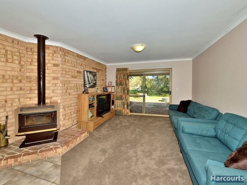 Photo - 140 Lakelands Road, Barragup WA 6209 - Image 12