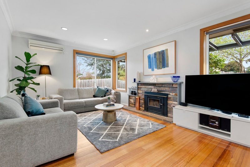 Photo - 1/40 Leonie Avenue, Mount Waverley VIC 3149 - Image 2