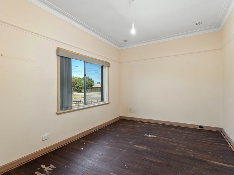 Photo - 140 Rosebery Street, Bedford WA 6052 - Image 7