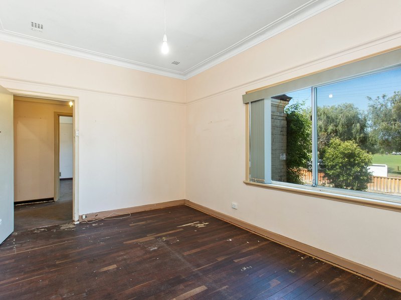 Photo - 140 Rosebery Street, Bedford WA 6052 - Image 9