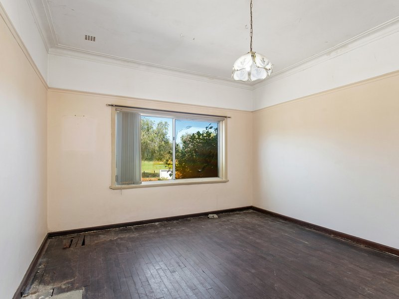 Photo - 140 Rosebery Street, Bedford WA 6052 - Image 11