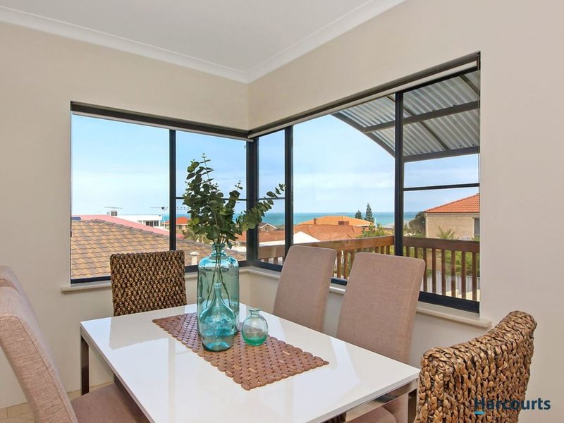 Photo - 140 Southern Cross Circle, Ocean Reef WA 6027 - Image 6