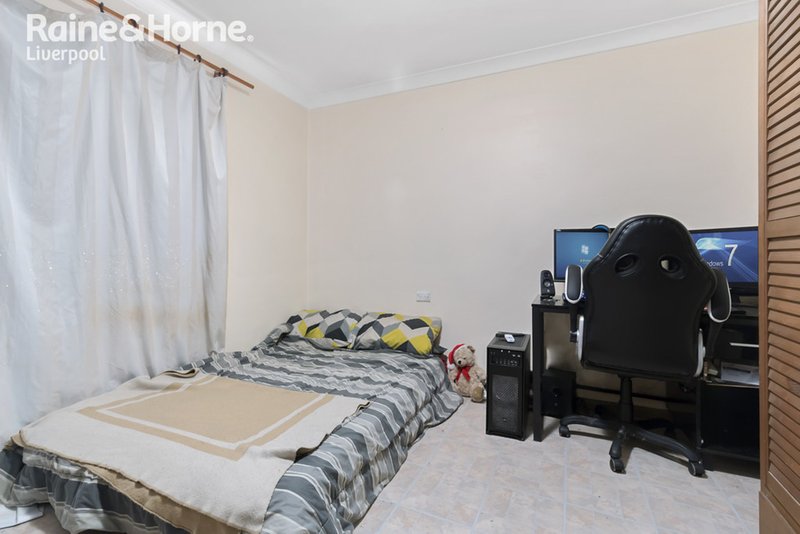 Photo - 140 Strickland Crescent, Ashcroft NSW 2168 - Image 5