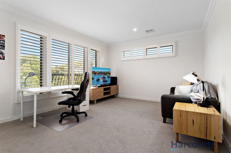 Photo - 1/40 The Outlook, Glen Waverley VIC 3150 - Image 10