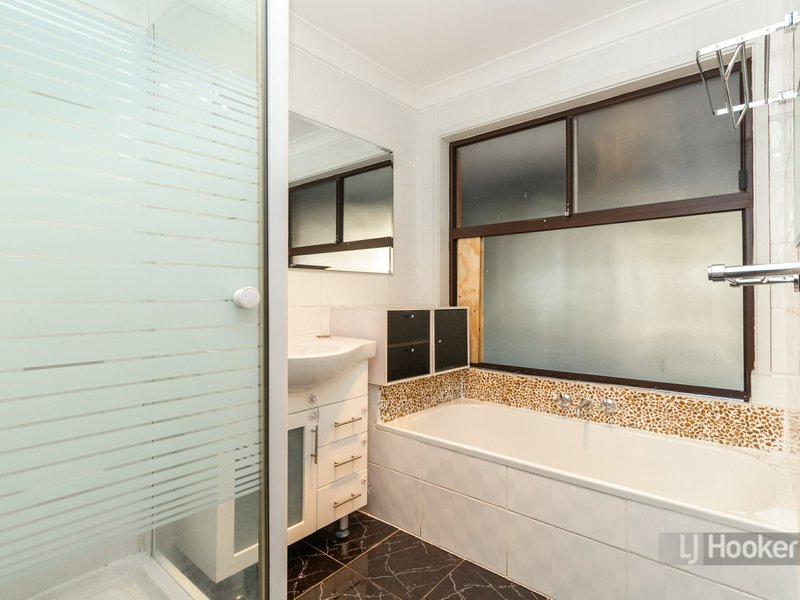 Photo - 140 Vansittart Road, Regents Park QLD 4118 - Image 6