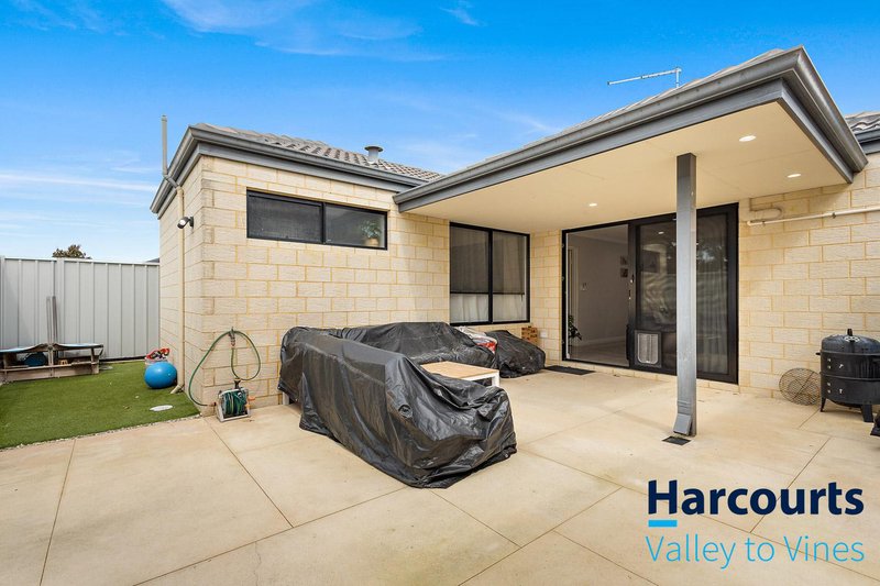 Photo - 140 Vignerons Loop, Hocking WA 6065 - Image 18