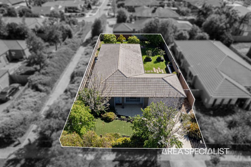 Photo - 140 Webster Way, Pakenham VIC 3810 - Image 2