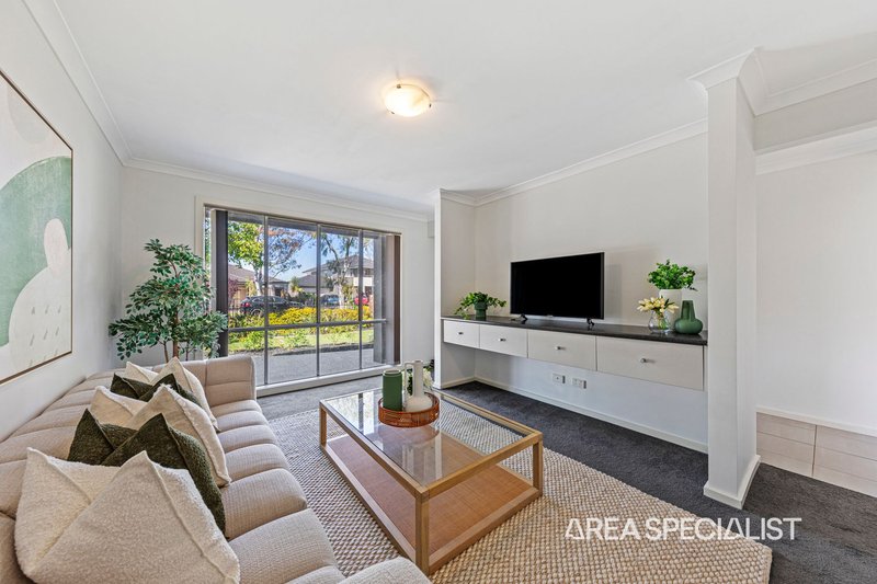 Photo - 140 Webster Way, Pakenham VIC 3810 - Image 7