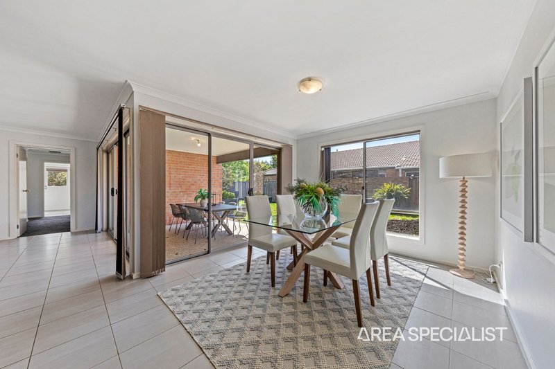 Photo - 140 Webster Way, Pakenham VIC 3810 - Image 8