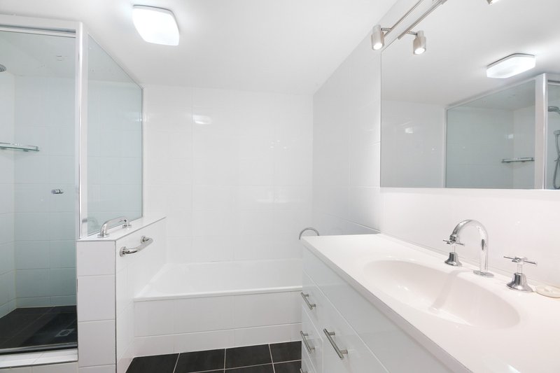 Photo - 1401/21 Peninsular Drive, Surfers Paradise QLD 4217 - Image 16