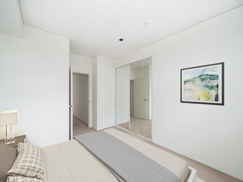 Photo - 1401/237 Adelaide Terrace, Perth WA 6000 - Image 3