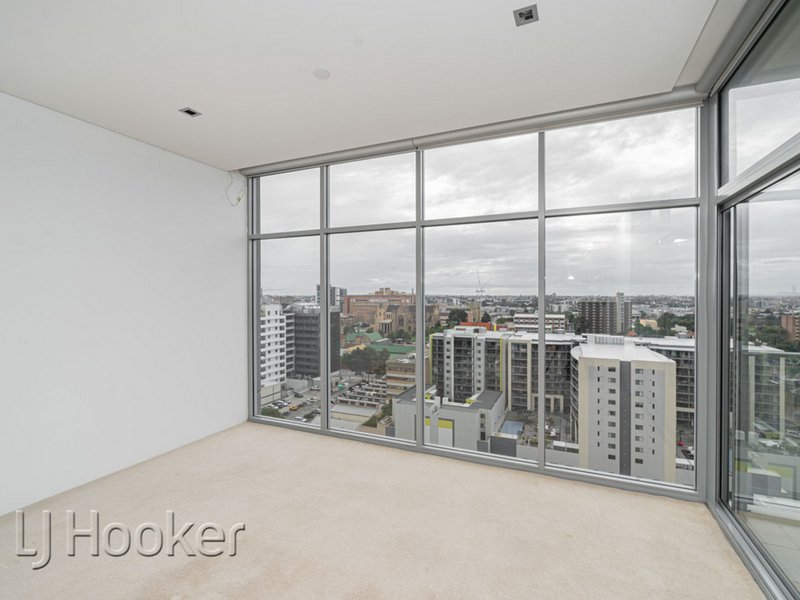 Photo - 1401/237 Adelaide Terrace, Perth WA 6000 - Image 8