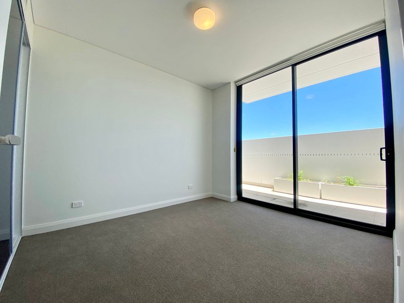 Photo - 1401/38 Cowper Street, Granville NSW 2142 - Image 4