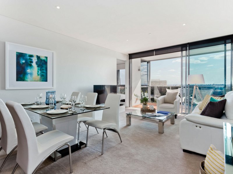 Photo - 1401/8 Adelaide Terrace, East Perth WA 6004 - Image 6