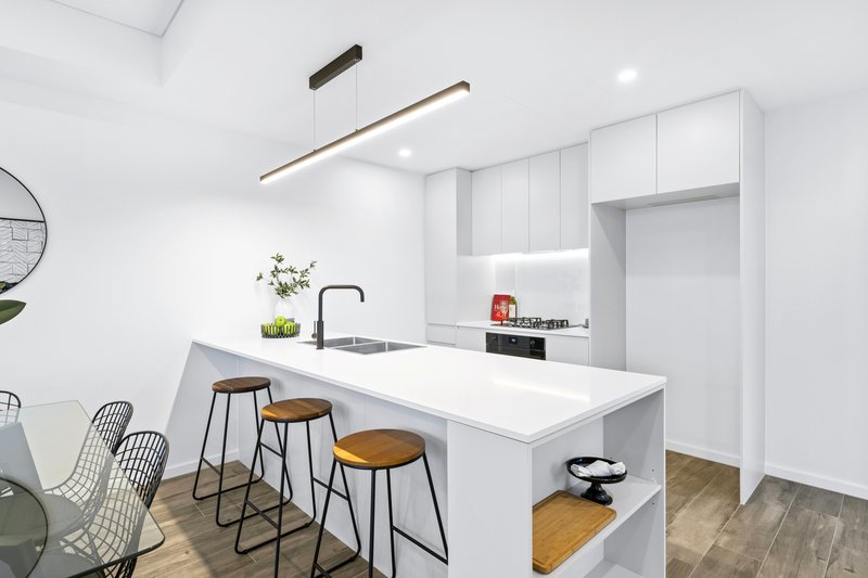 Photo - 1401/9 Bennelong Parkway, Wentworth Point NSW 2127 - Image 5