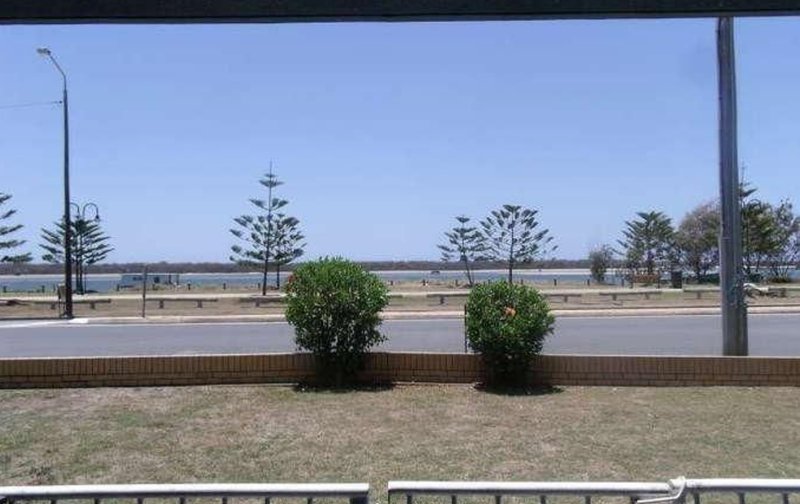 Photo - 1/402 Marine Parade, Biggera Waters QLD 4216 - Image 1