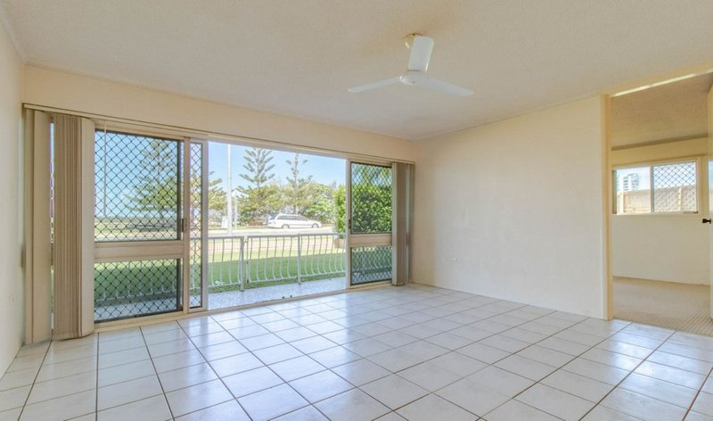 Photo - 1/402 Marine Parade, Biggera Waters QLD 4216 - Image 3