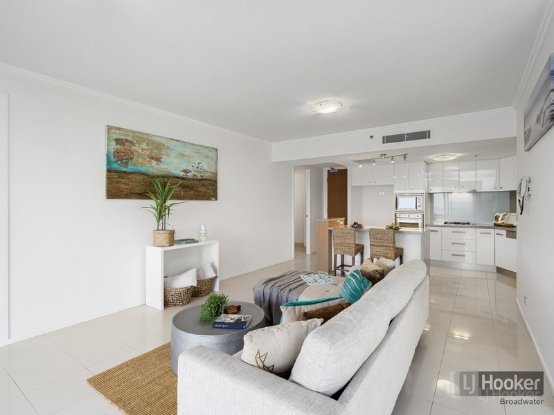 Photo - 1402/300 Marine Parade, Labrador QLD 4215 - Image 9