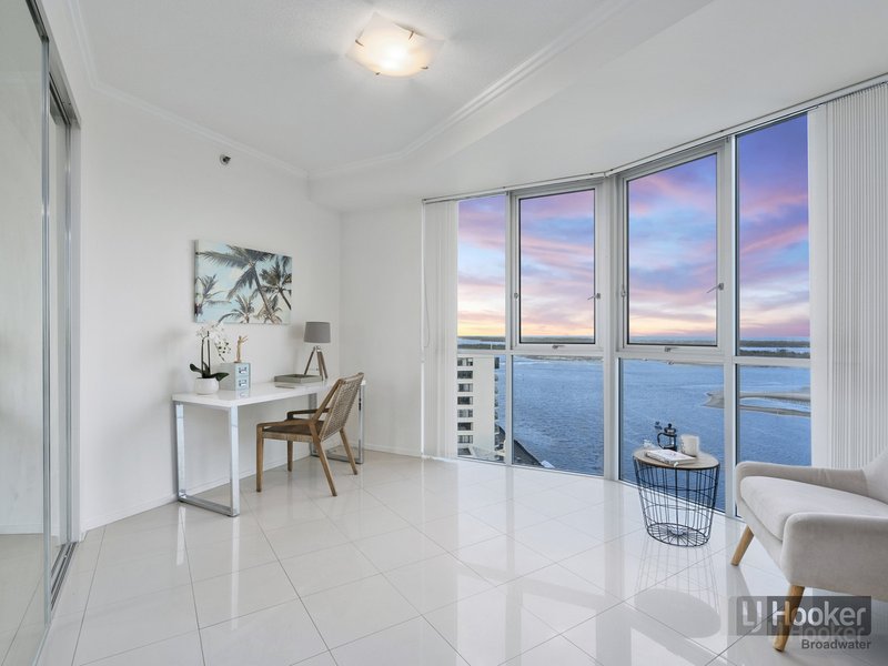 Photo - 1402/300 Marine Parade, Labrador QLD 4215 - Image 15