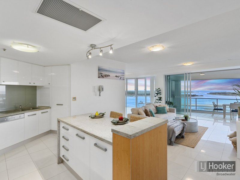 Photo - 1402/300 Marine Parade, Labrador QLD 4215 - Image 18