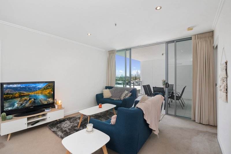 Photo - 1402/33 T E Peters Drive, Broadbeach Waters QLD 4218 - Image 2