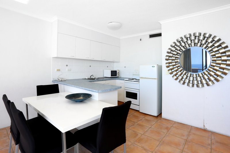 Photo - 1402/9 Trickett Street, Surfers Paradise QLD 4217 - Image 10