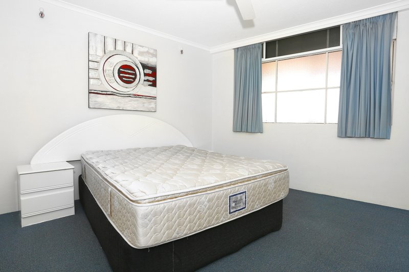 Photo - 1402/9 Trickett Street, Surfers Paradise QLD 4217 - Image 12