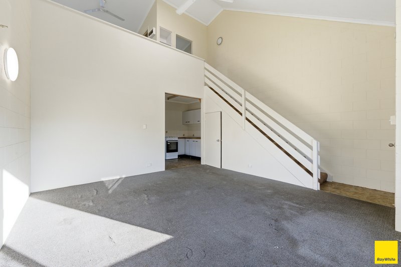 Photo - 1/403 Draper Street, Parramatta Park QLD 4870 - Image 3