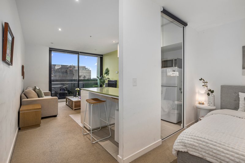 Photo - 1403/555 Swanston Street, Carlton VIC 3053 - Image 4