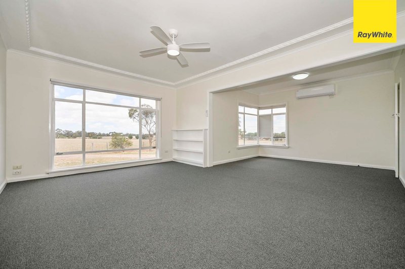 Photo - 1404 Gisborne Melton Road, Toolern Vale VIC 3337 - Image 2