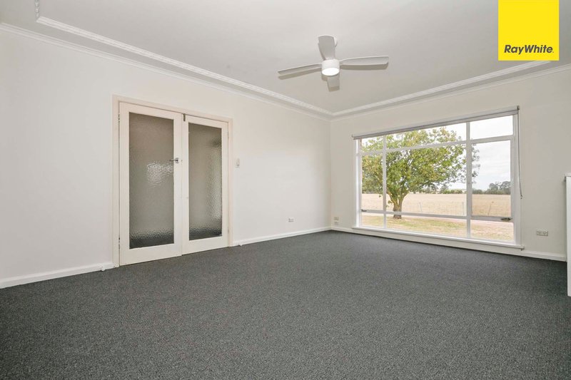 Photo - 1404 Gisborne Melton Road, Toolern Vale VIC 3337 - Image 3