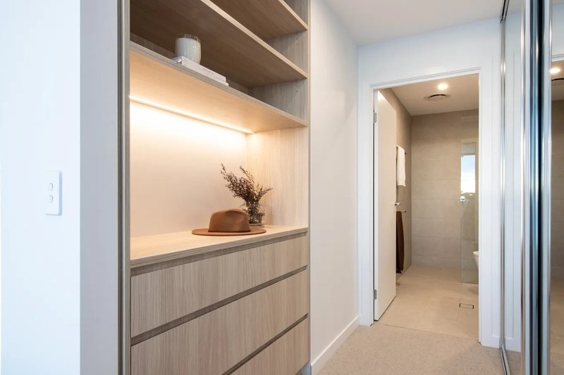Photo - 1404/1 Cannes Avenue, Surfers Paradise QLD 4217 - Image 13