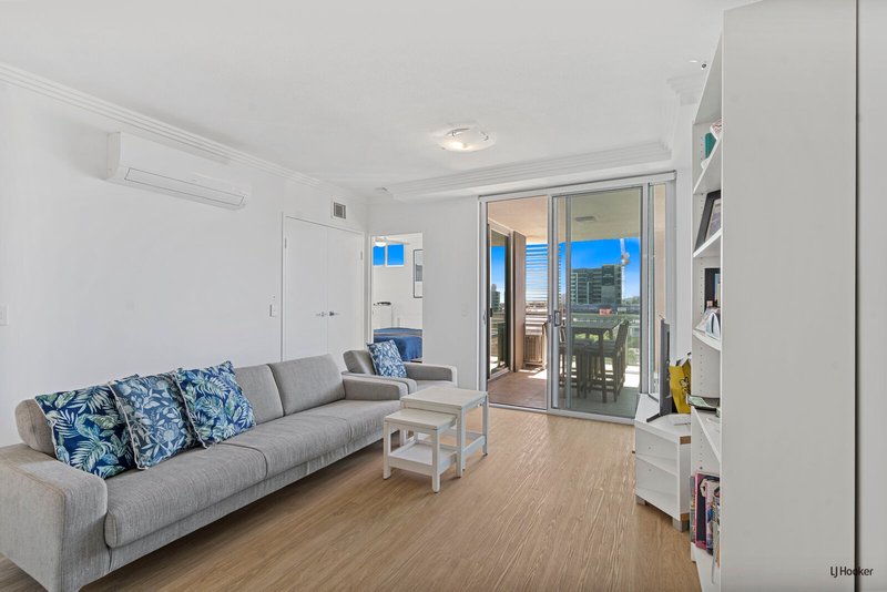 Photo - 1404/10 Fifth Avenue, Palm Beach QLD 4221 - Image 3