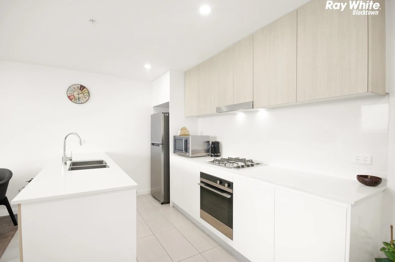 Photo - 1404/3-5 Second Avenue, Blacktown NSW 2148 - Image 4