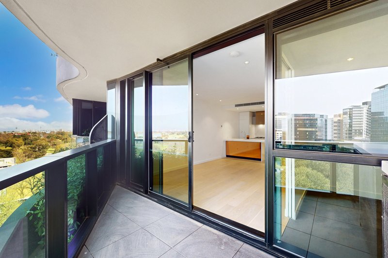 Photo - 1404/8 Bowen Crescent, South Melbourne VIC 3205 - Image 3