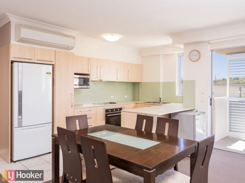 Photo - 1406/12 Executive Drive, Burleigh Waters QLD 4220 - Image 3