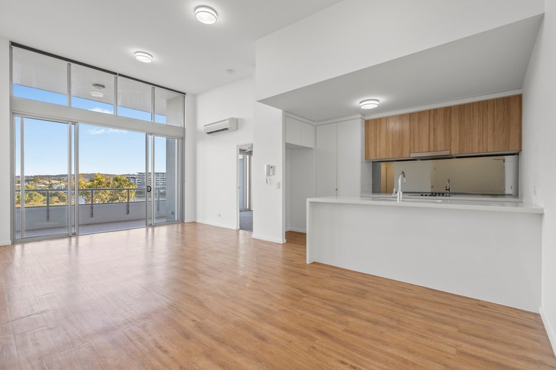 Photo - 1406/65 Varsity Parade, Varsity Lakes QLD 4227 - Image 3